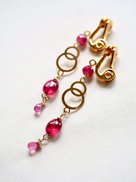 ruby × gold motif mixed earrings